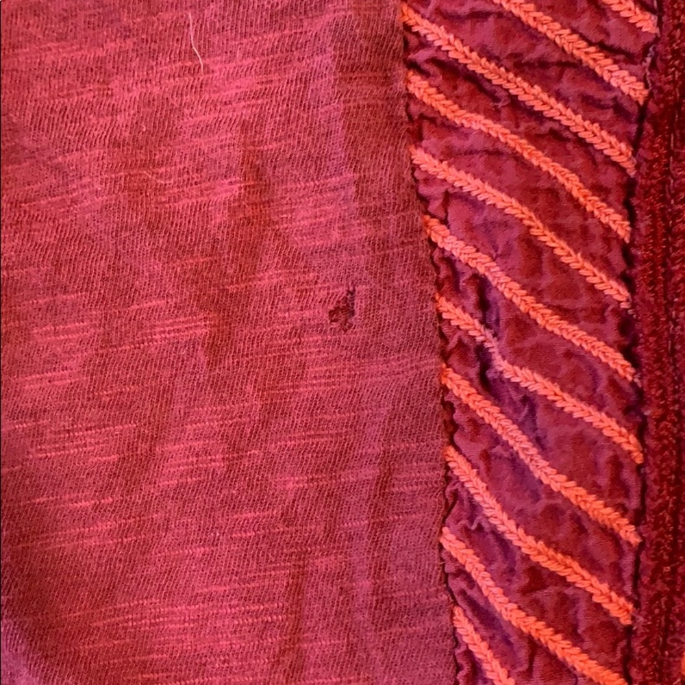 Red blouse - Picture 4 of 5